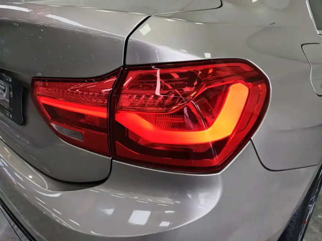 BMW 1 Series 2018 — фото 18