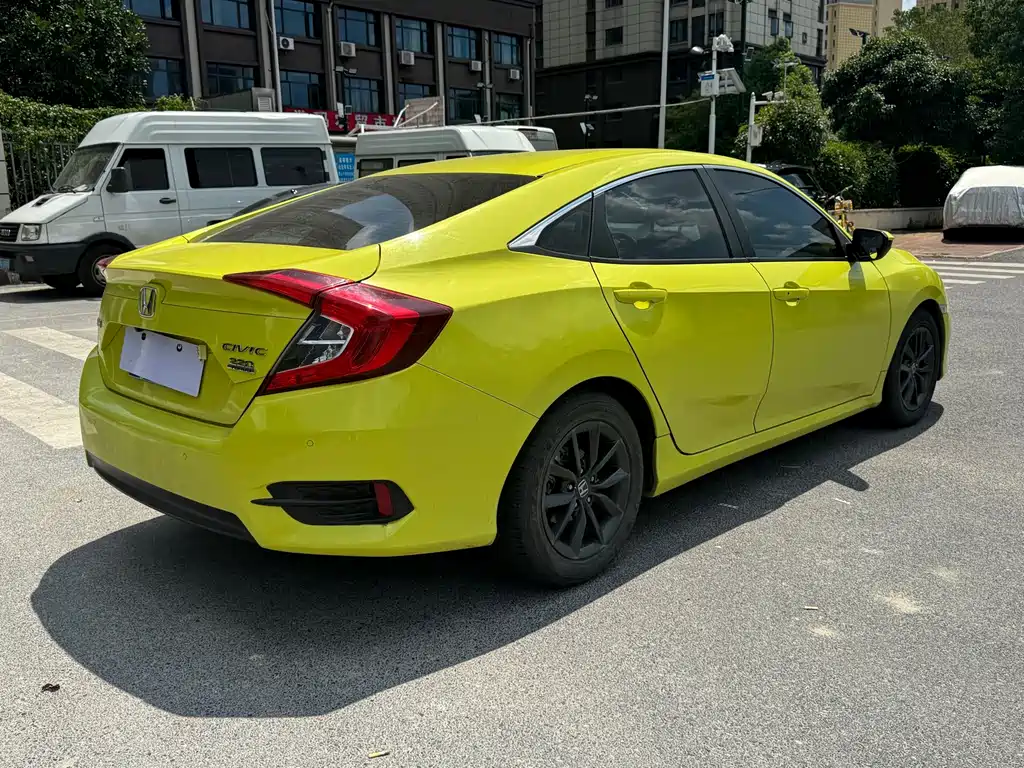 Honda Civic 2019 — фото 10
