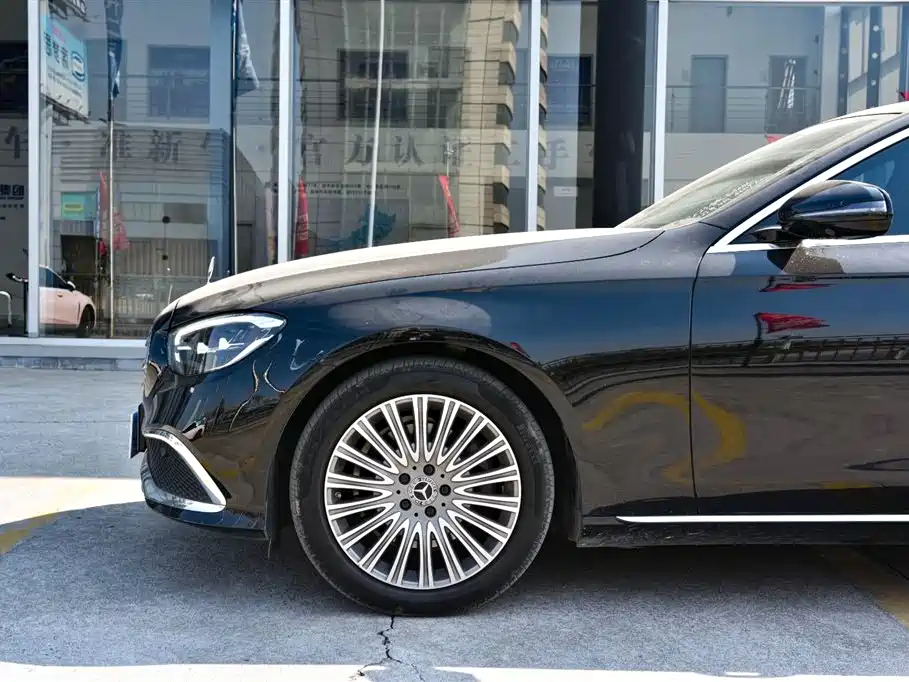 Mercedes-Benz E-Class 2023