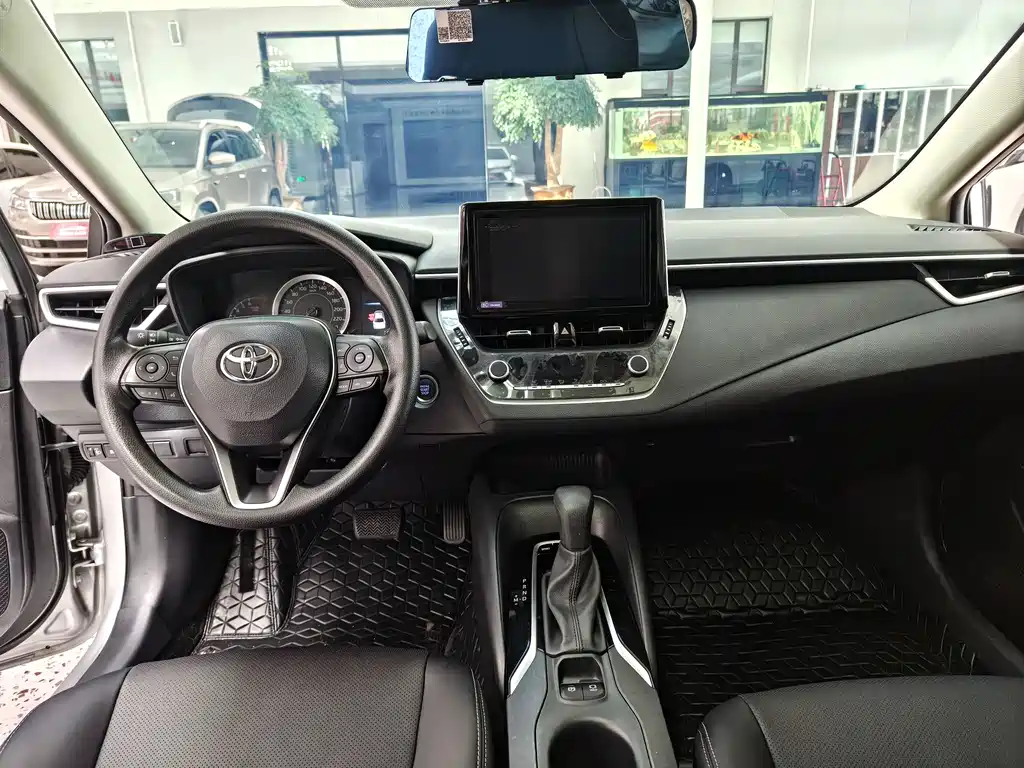 Toyota Corolla 2023 — фото 11