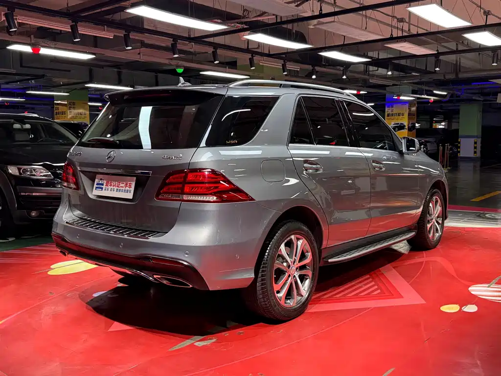 Mercedes-Benz GLE 2016