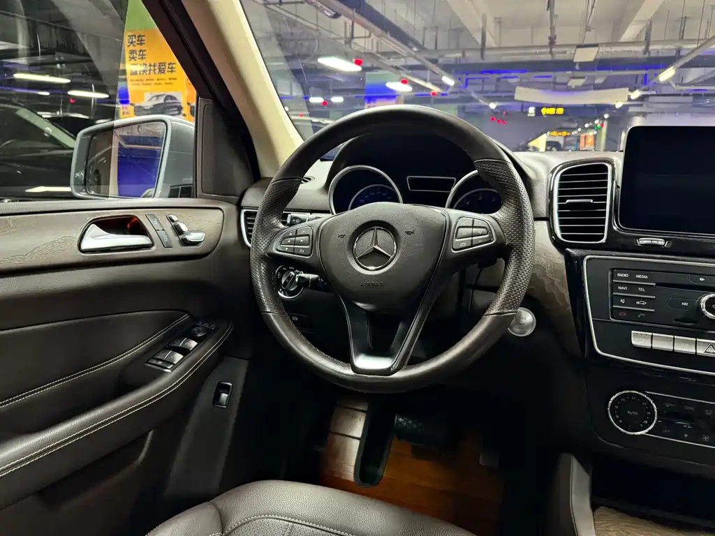 Mercedes-Benz GLE 2016 — фото 21