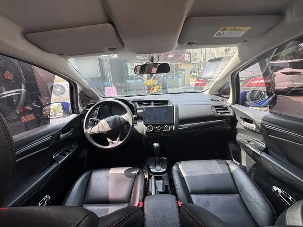 Honda Fit 2018 — фото 8