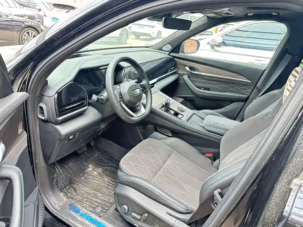 Geely Xingyue L 2025
