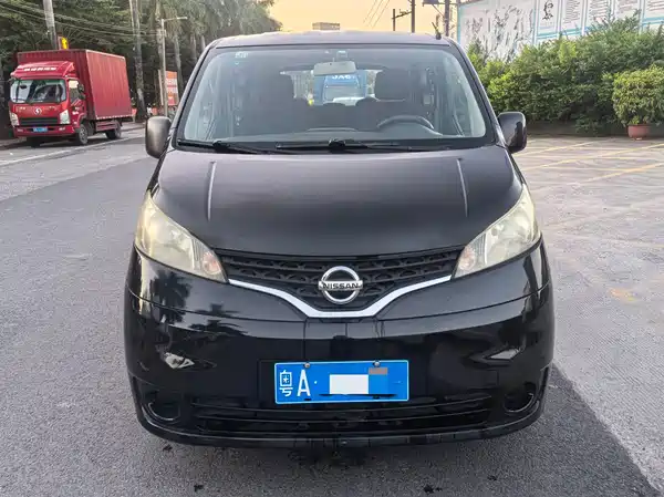 Nissan NV200 2010