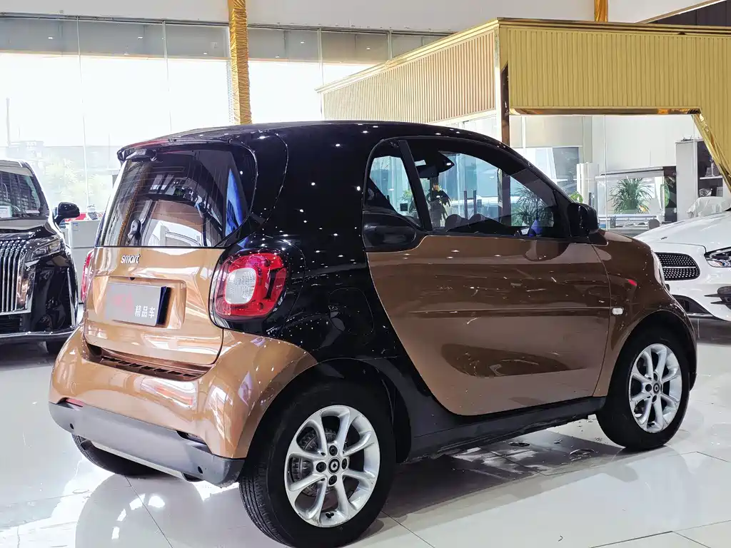 smart Fortwo 2017 — фото 12