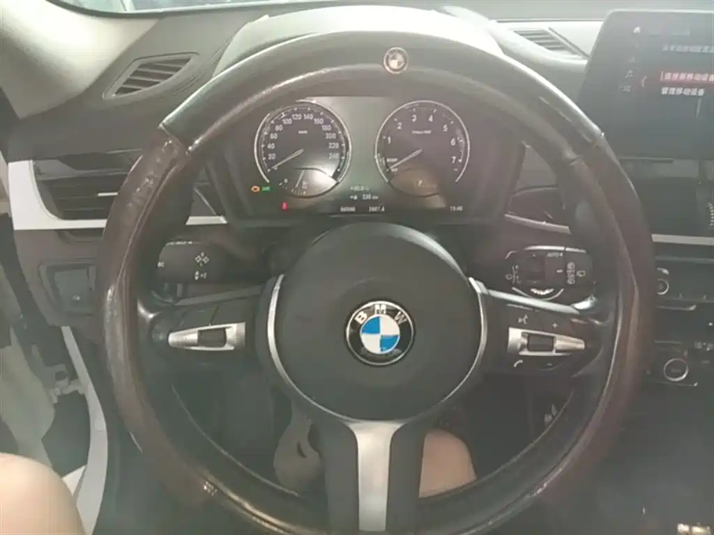 BMW X2 2023 — фото 11