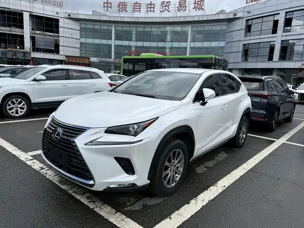 Lexus NX 2021