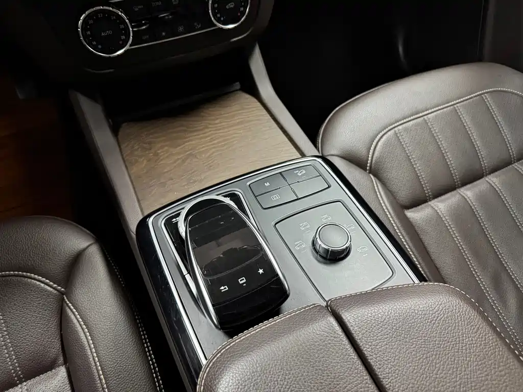 Mercedes-Benz GLE 2016 — фото 24
