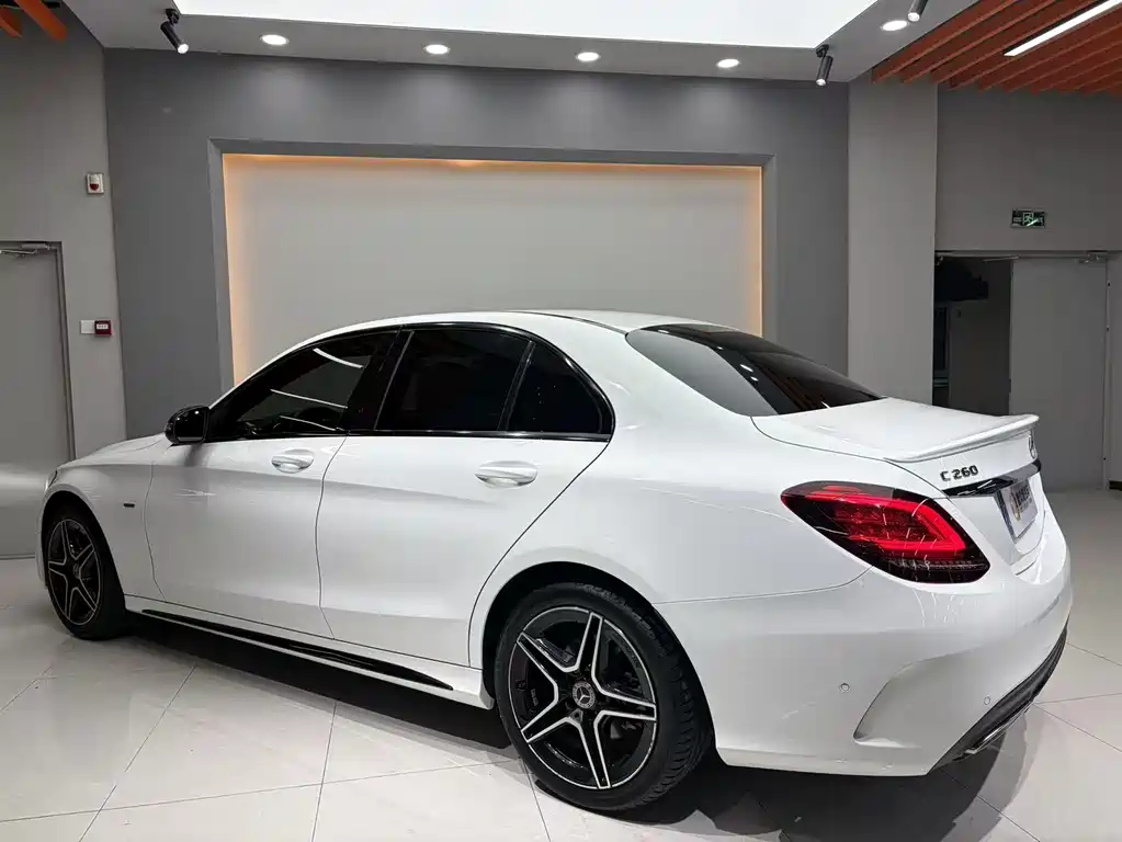 Mercedes-Benz C-Class 2021 — фото 6