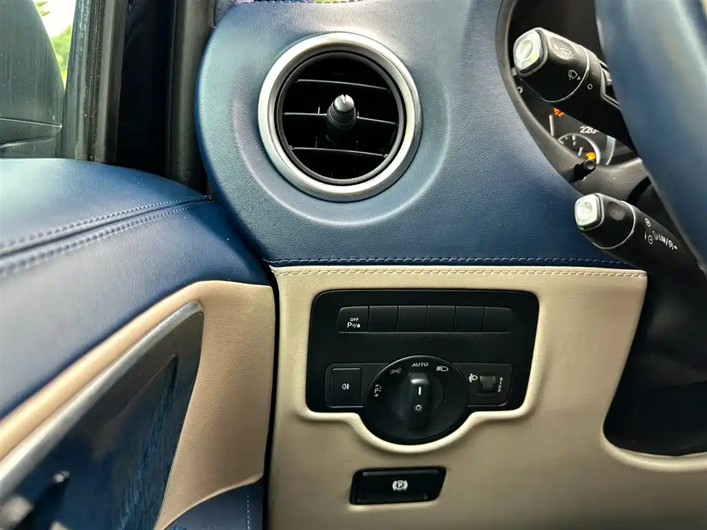 Mercedes-Benz Vito 2018 — фото 27