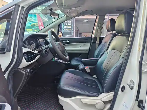 GAC Trumpchi M6 2020