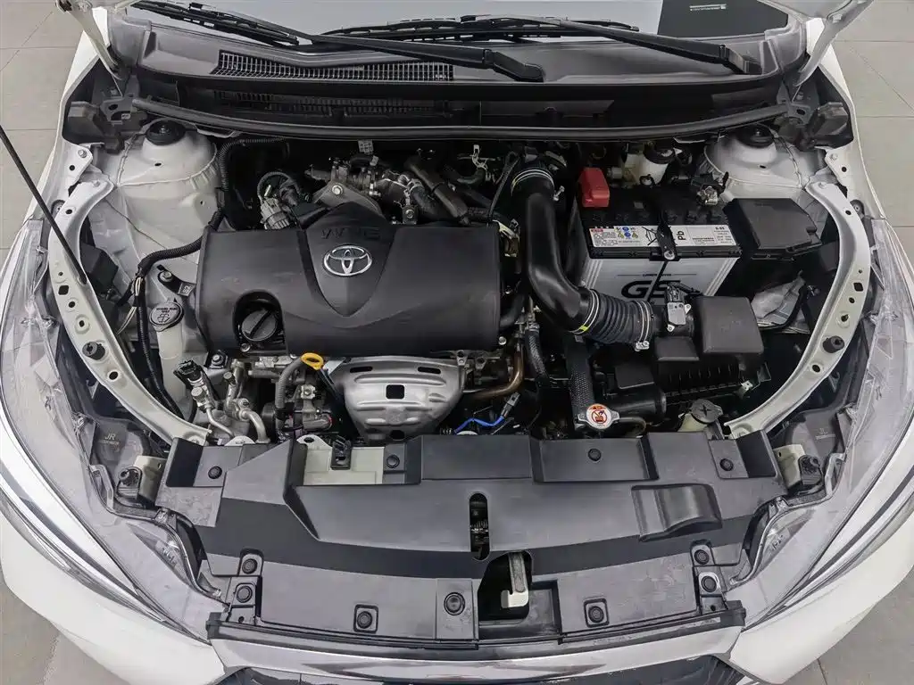 Toyota Yaris L 2022 — фото 6
