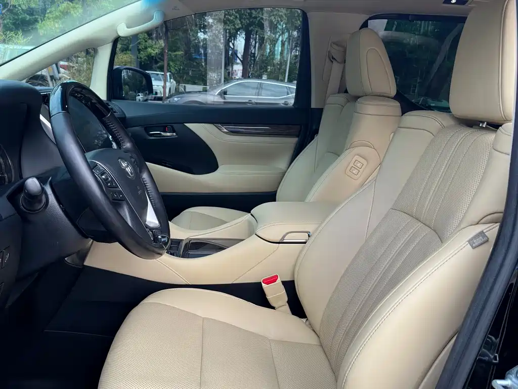Toyota Alphard 2021 — фото 16