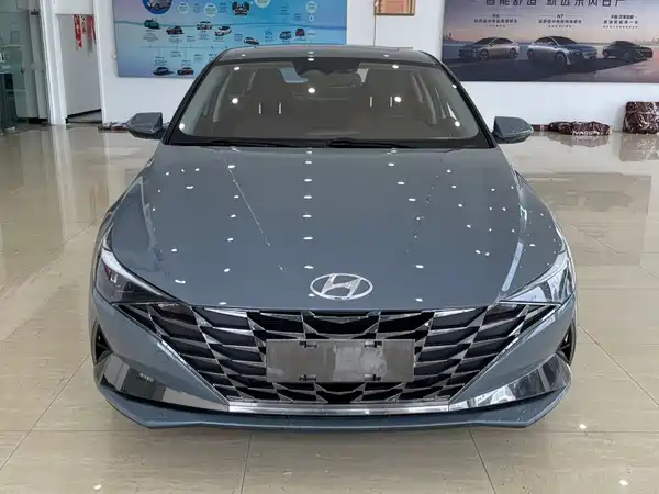 Hyundai Elantra 2022
