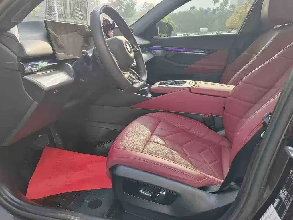 BMW 5 Series 2025