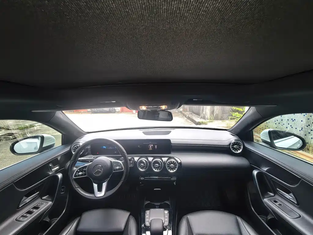 Mercedes-Benz A-Class 2023 — фото 4