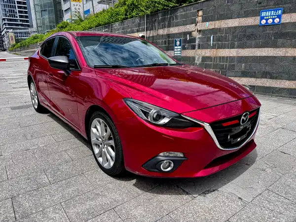 Mazda 3 Axela 2015