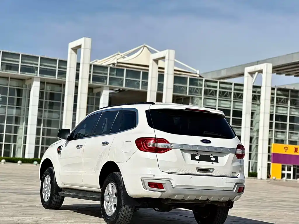 Ford Everest 2017 — фото 9