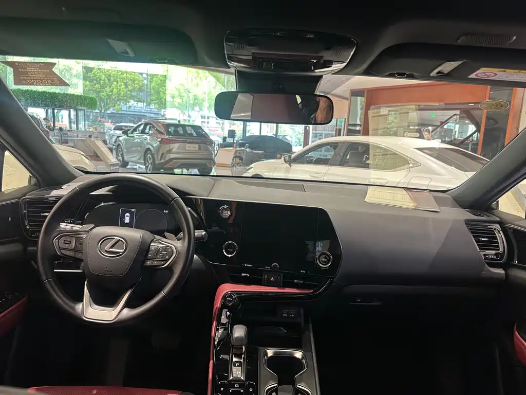 Lexus NX 2022