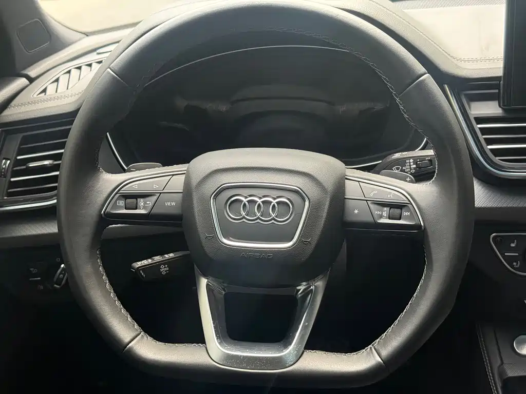 Audi Q5L 2023 — фото 9
