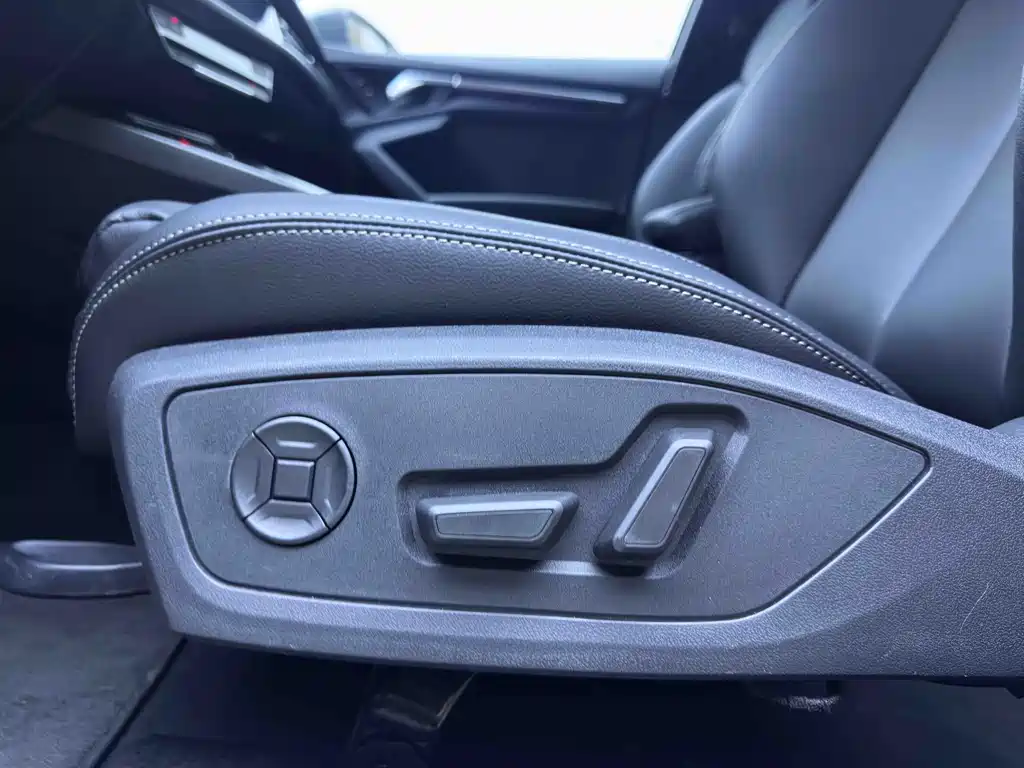 Audi A3 2023 — фото 18