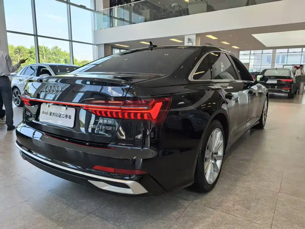 Audi A6L 2023 — фото 16