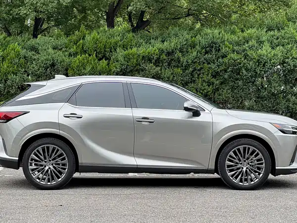 Lexus RX 2025