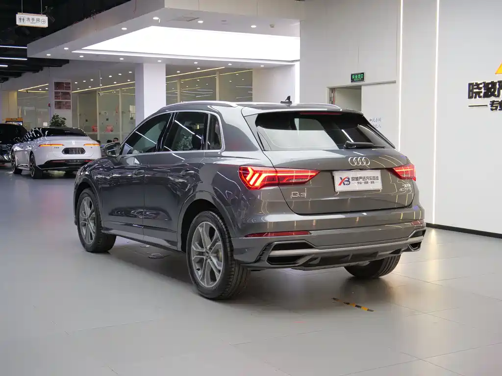 Audi Q3 2023 — фото 13