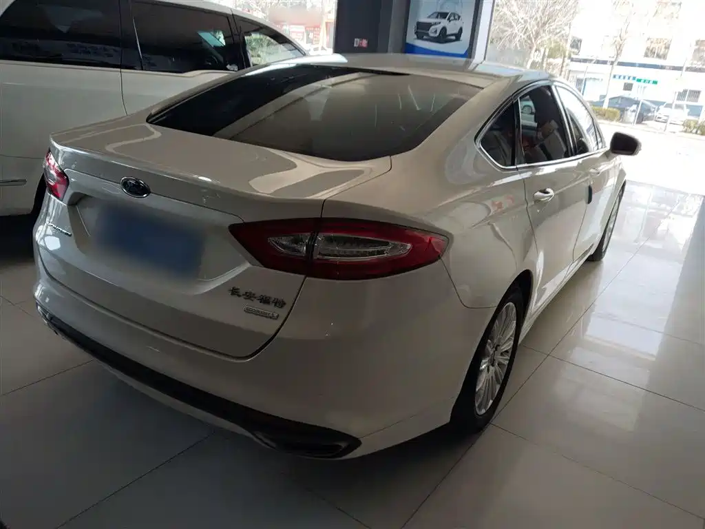 Ford Mondeo 2015 — фото 7