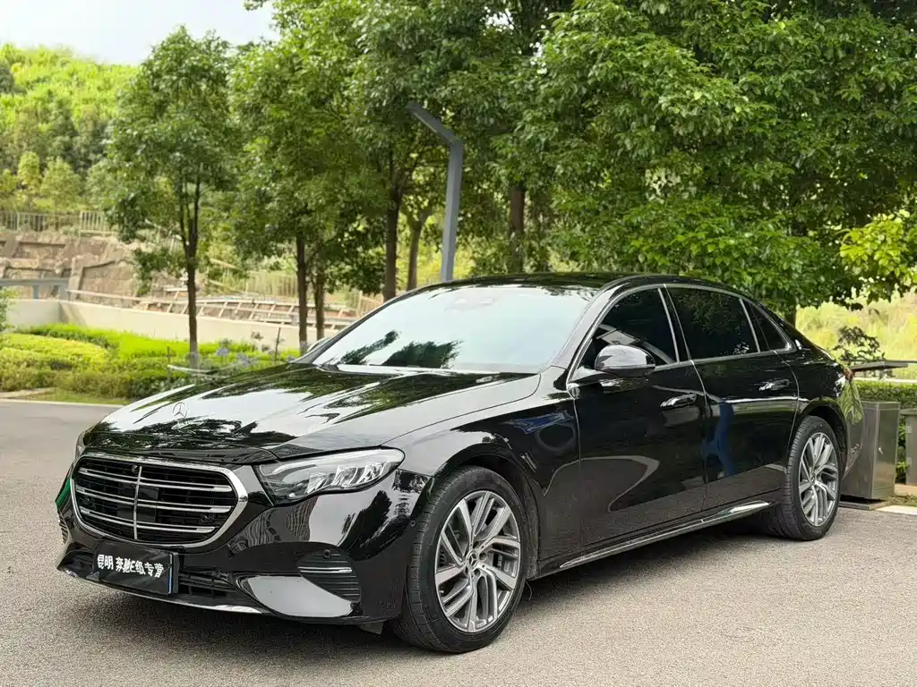 Mercedes-Benz E-Class 2024