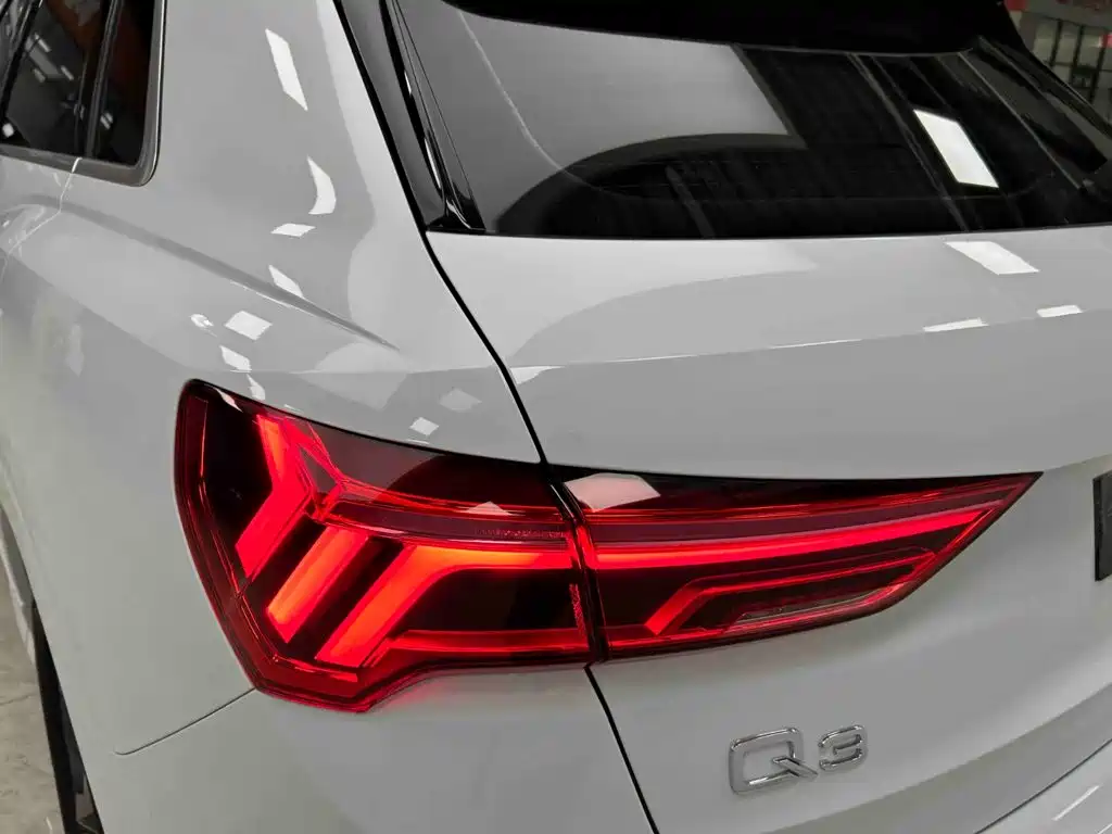 Audi Q3 2022 — фото 19