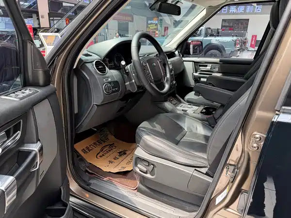 Land Rover Discovery 2013