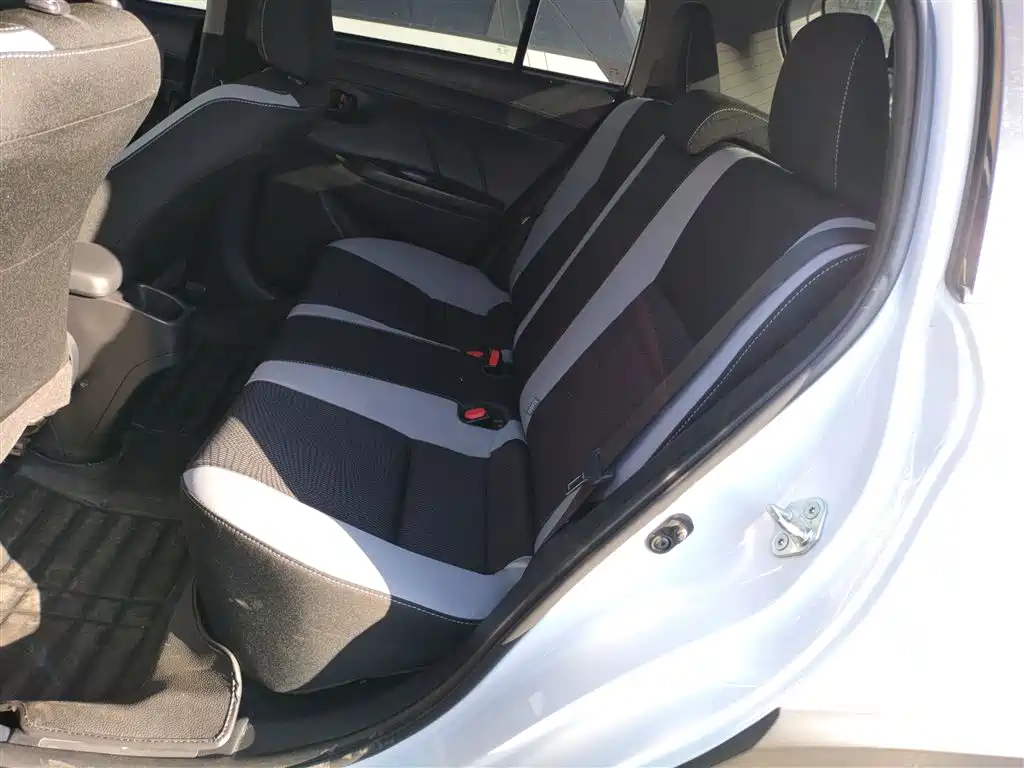 Toyota Yaris L 2022 — фото 17