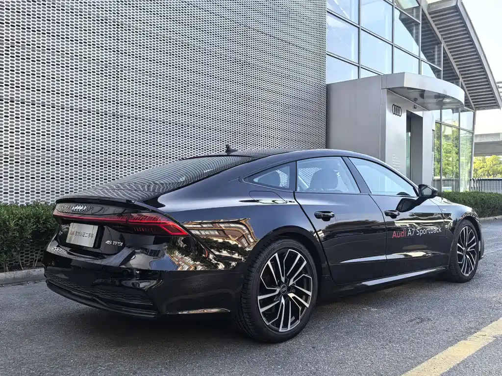 Audi A7 2025 — фото 5