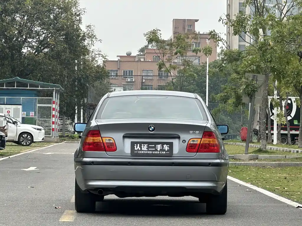 BMW 3 Series 2005