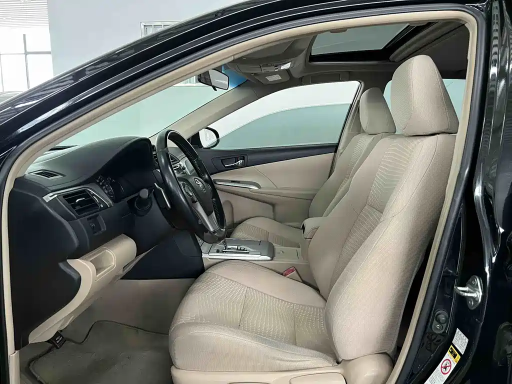 Toyota Camry 2013 — фото 13