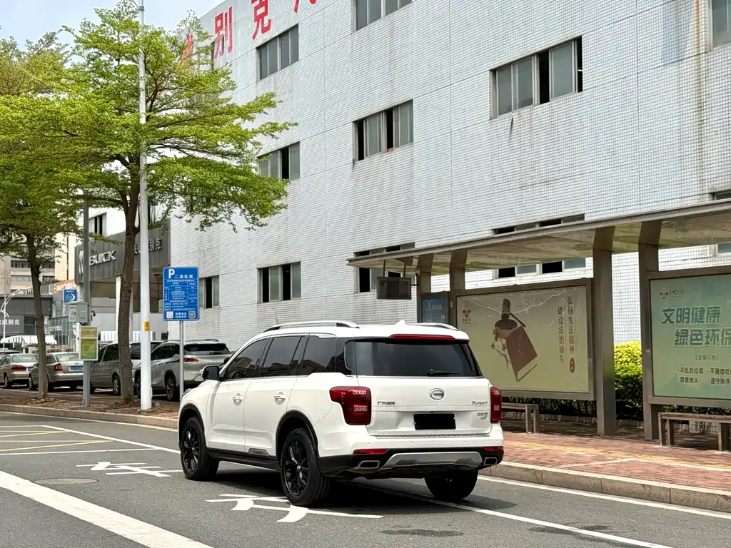 GAC Motor Trumpchi GS8 2017 — фото 10
