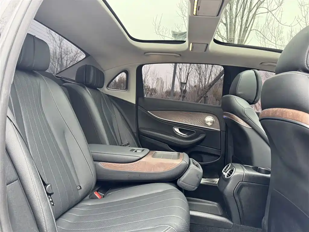 Mercedes-Benz E-Class 2020 — фото 12