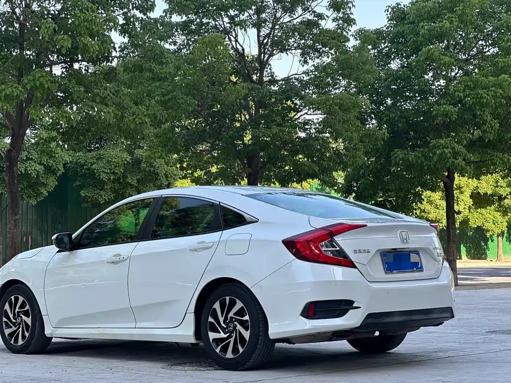 Honda Civic 2018 — фото 8