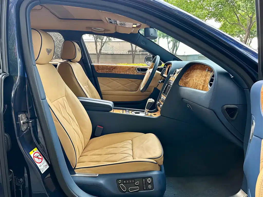 Bentley Flying Spur 2009 — фото 16