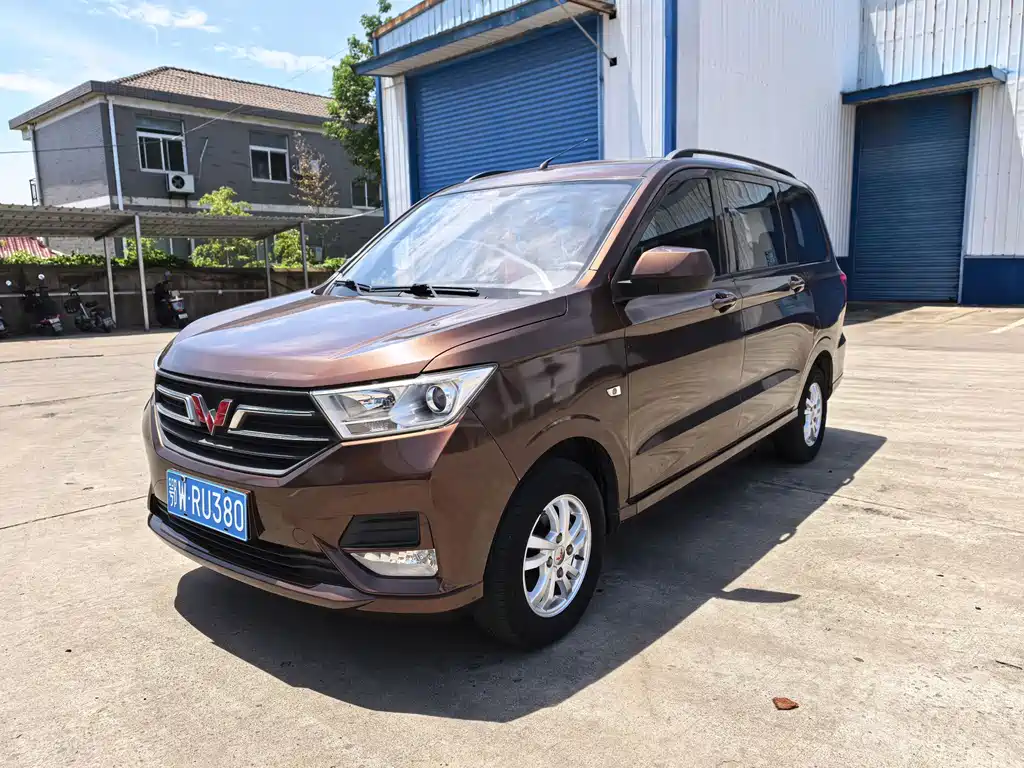 Wuling Hongguang 2019 — фото 1