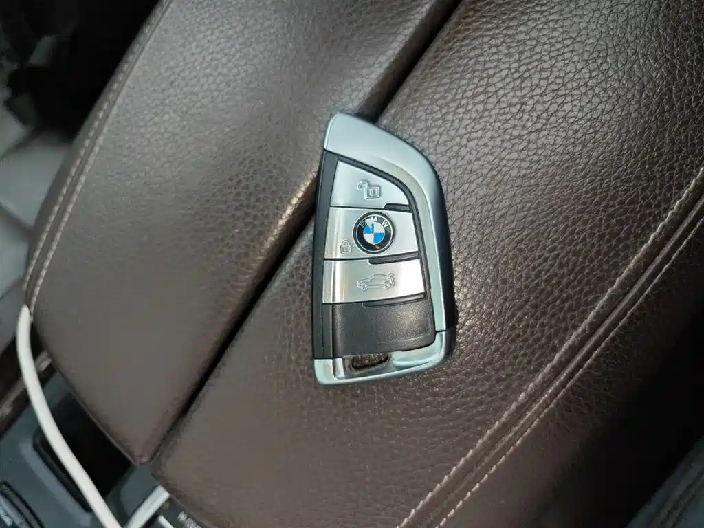 BMW X5 2018 — фото 9
