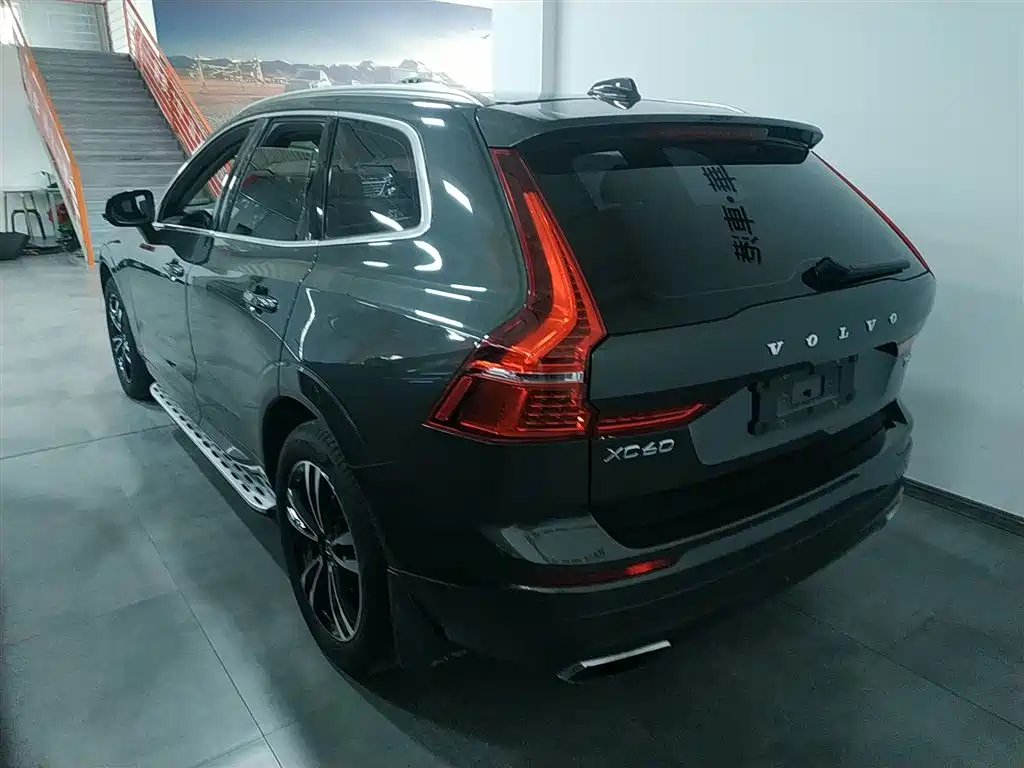 Volvo XC60 2019 — фото 23