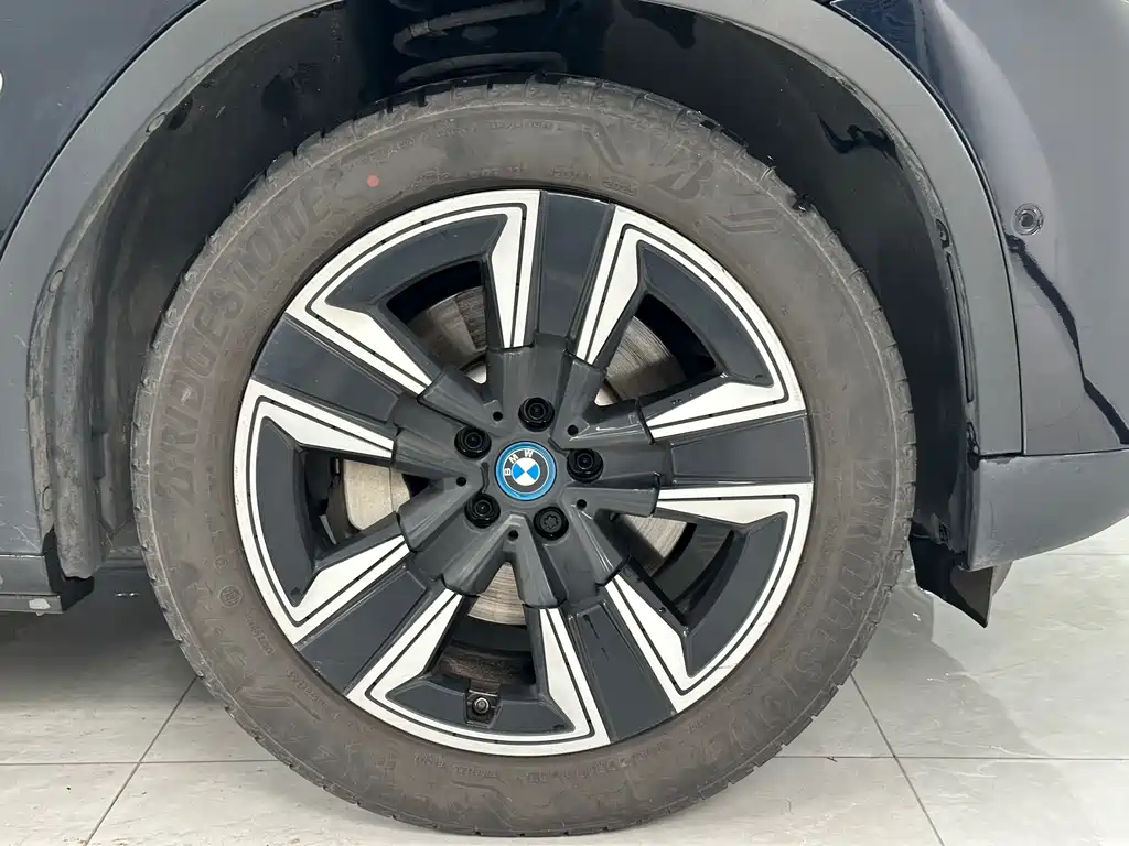 BMW iX3 2021 — фото 8