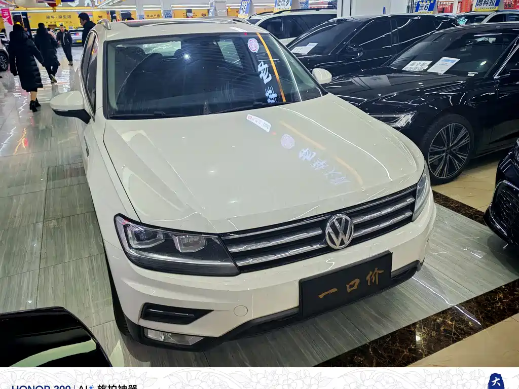 Volkswagen Tiguan L 2017 — фото 2