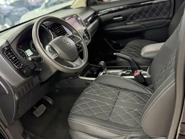 Mitsubishi Outlander 2022