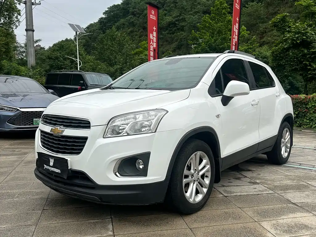Chevrolet Trax 2015 — фото 1