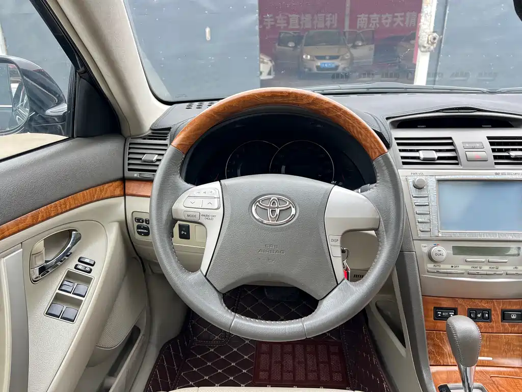 Toyota Camry 2009 — фото 13