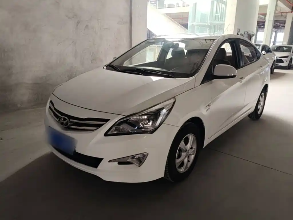 Hyundai Accent 2018 — фото 1